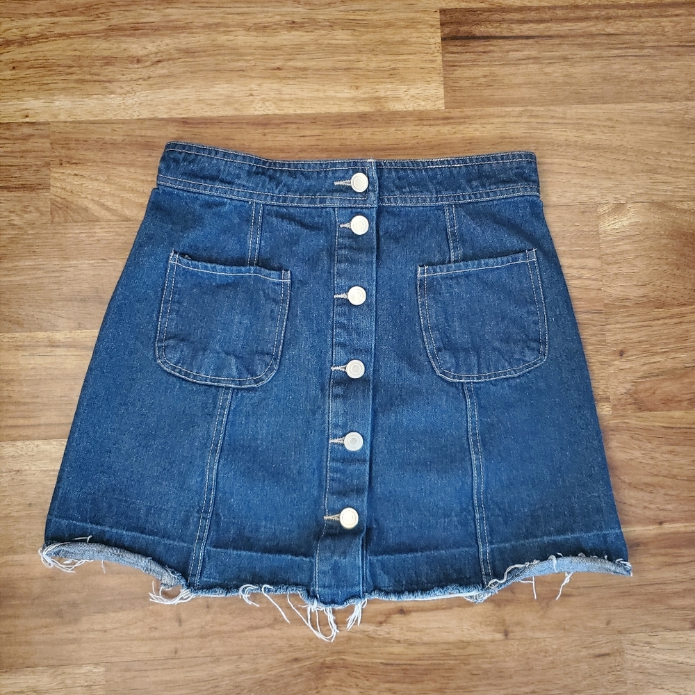 Sans Souci Mini Jean Skirt Size Small Dark Wash - Picture 1 of 5